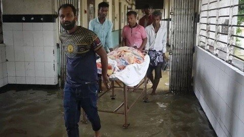indiaflood1_w520.jpg