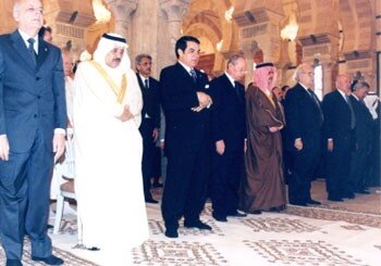 انظروا كيف الصلاة الدبلوماسية !